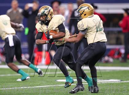Thumbnail 2 in Coppell vs. DeSoto (UIL 5A Division 1 Region 1 Area Playoff) photogallery.
