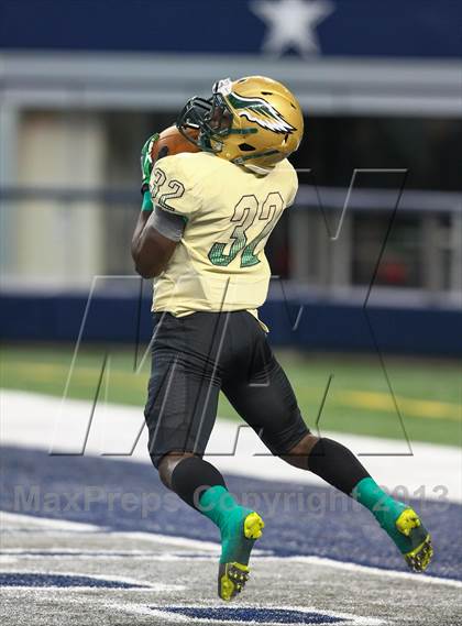 Thumbnail 3 in Coppell vs. DeSoto (UIL 5A Division 1 Region 1 Area Playoff) photogallery.