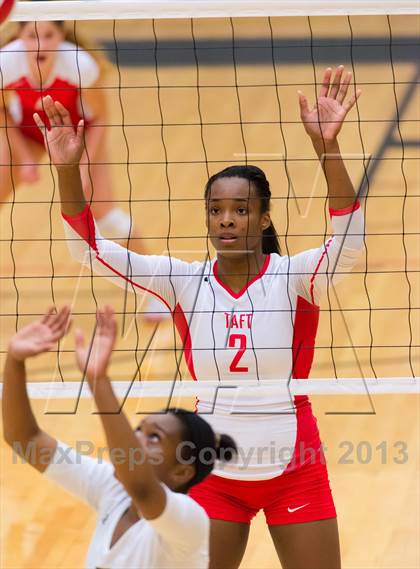 Thumbnail 1 in Madison vs. Taft photogallery.