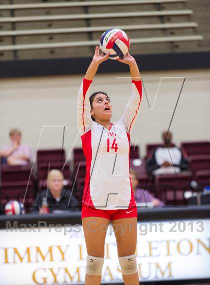 Thumbnail 3 in Madison vs. Taft photogallery.