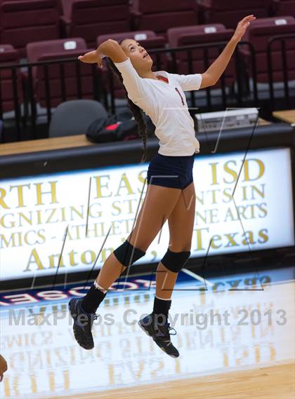 Thumbnail 3 in Madison vs. Taft photogallery.