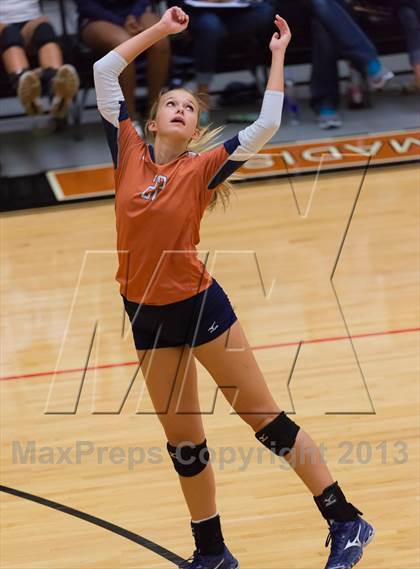 Thumbnail 3 in Madison vs. Taft photogallery.
