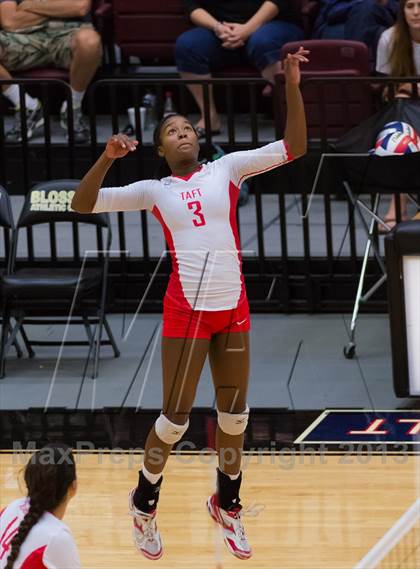 Thumbnail 3 in Madison vs. Taft photogallery.