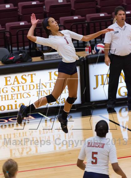 Thumbnail 2 in Madison vs. Taft photogallery.
