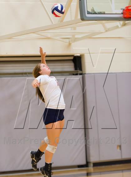 Thumbnail 1 in Madison vs. Taft photogallery.
