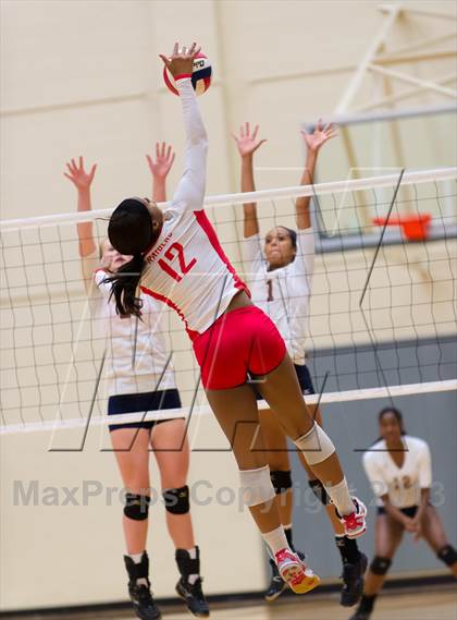 Thumbnail 1 in Madison vs. Taft photogallery.