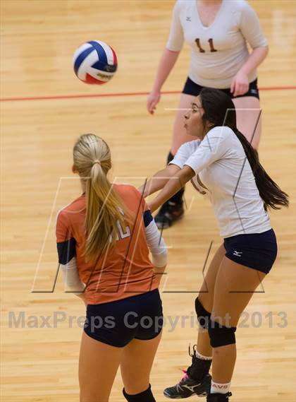 Thumbnail 1 in Madison vs. Taft photogallery.