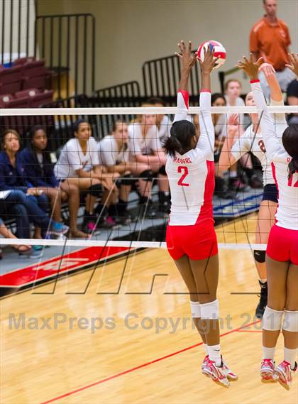 Thumbnail 1 in Madison vs. Taft photogallery.
