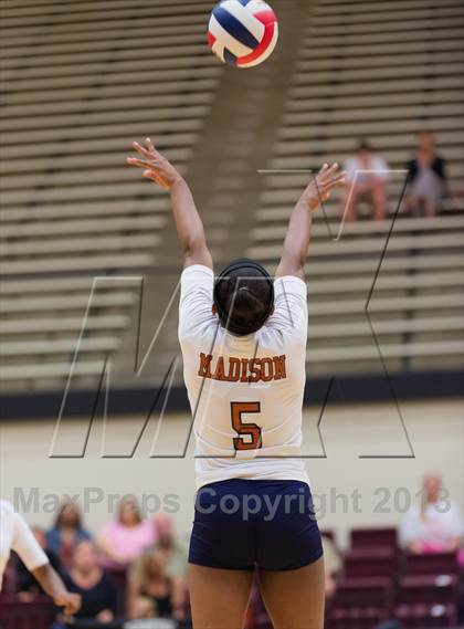 Thumbnail 1 in Madison vs. Taft photogallery.