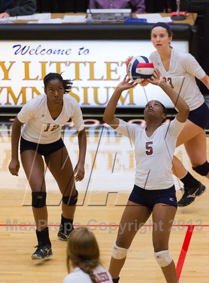 Thumbnail 1 in Madison vs. Taft photogallery.