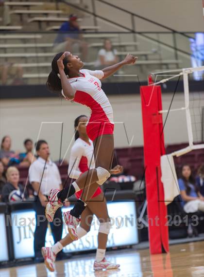 Thumbnail 1 in Madison vs. Taft photogallery.