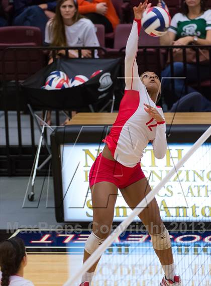 Thumbnail 3 in Madison vs. Taft photogallery.