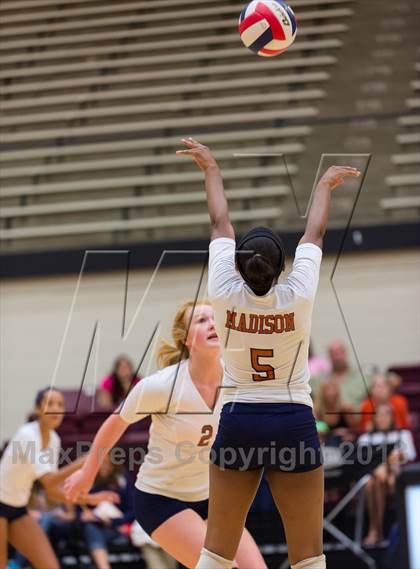 Thumbnail 2 in Madison vs. Taft photogallery.