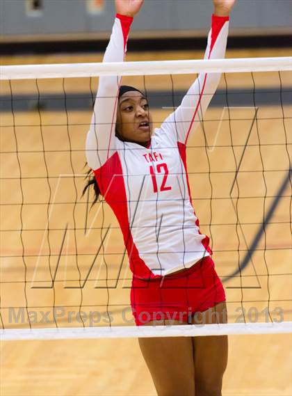 Thumbnail 2 in Madison vs. Taft photogallery.