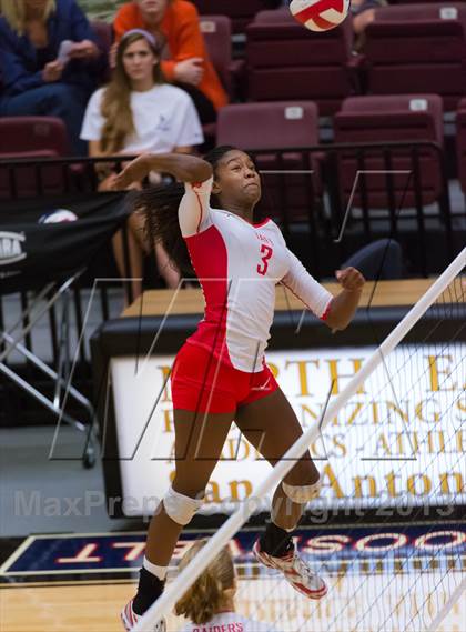 Thumbnail 3 in Madison vs. Taft photogallery.