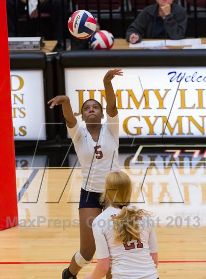 Thumbnail 3 in Madison vs. Taft photogallery.