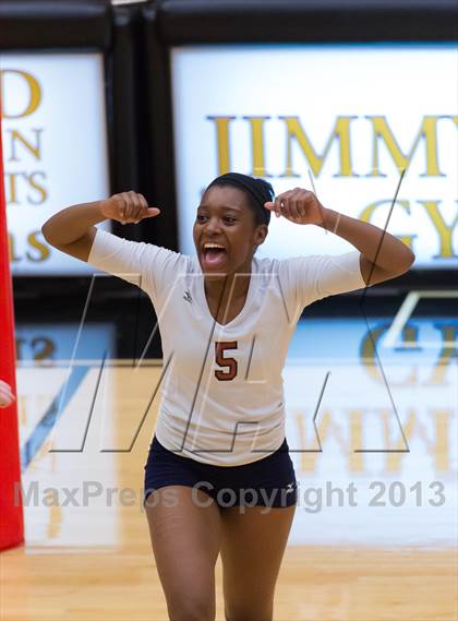 Thumbnail 1 in Madison vs. Taft photogallery.
