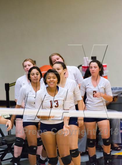 Thumbnail 3 in Madison vs. Taft photogallery.