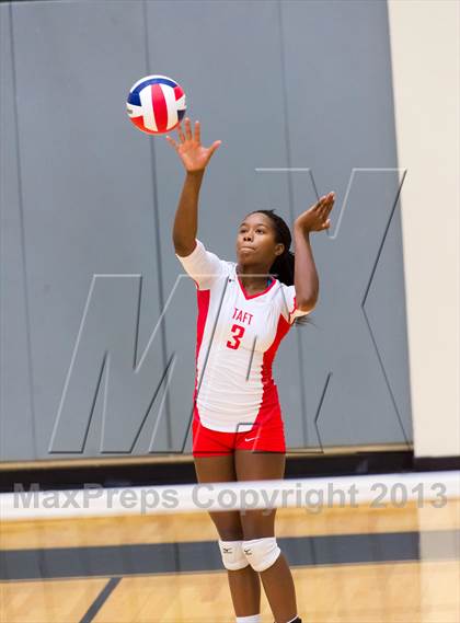 Thumbnail 2 in Madison vs. Taft photogallery.