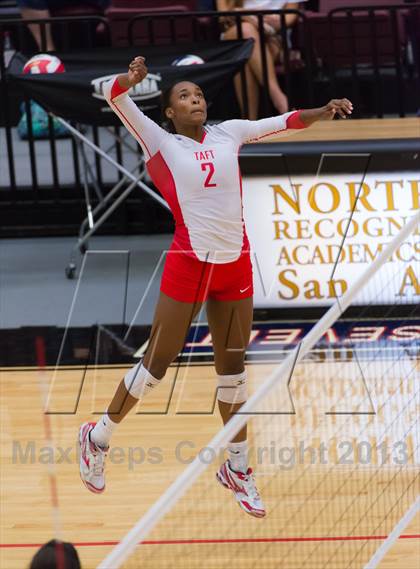 Thumbnail 3 in Madison vs. Taft photogallery.