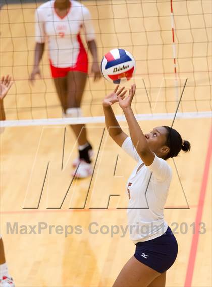 Thumbnail 3 in Madison vs. Taft photogallery.