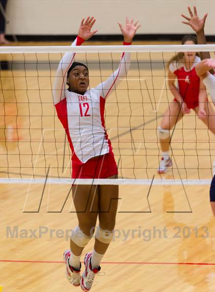 Thumbnail 3 in Madison vs. Taft photogallery.