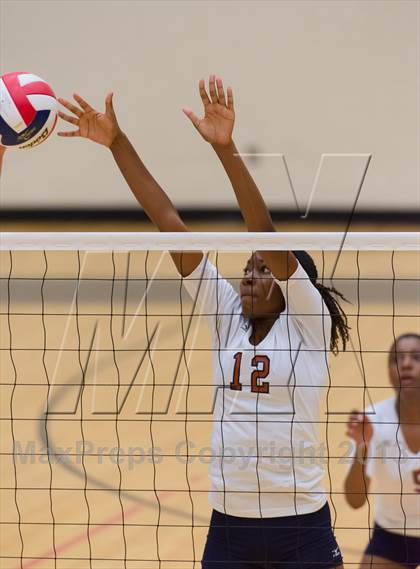 Thumbnail 1 in Madison vs. Taft photogallery.