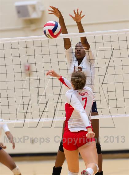 Thumbnail 1 in Madison vs. Taft photogallery.