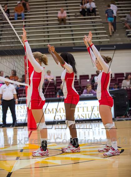 Thumbnail 2 in Madison vs. Taft photogallery.