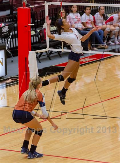 Thumbnail 1 in Madison vs. Taft photogallery.