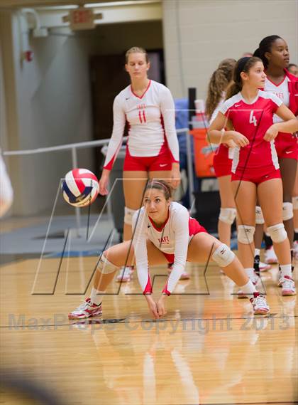 Thumbnail 3 in Madison vs. Taft photogallery.