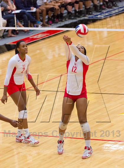 Thumbnail 3 in Madison vs. Taft photogallery.