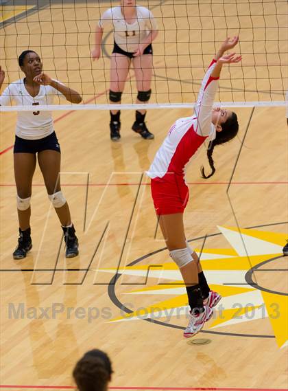 Thumbnail 1 in Madison vs. Taft photogallery.