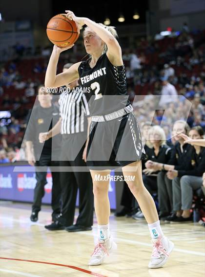 Thumbnail 2 in Fremont vs. Lincoln East (NSAA Class A Semifinal) photogallery.