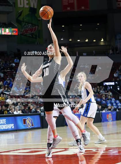 Thumbnail 3 in Fremont vs. Lincoln East (NSAA Class A Semifinal) photogallery.