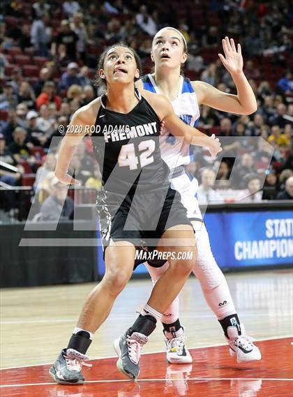 Thumbnail 1 in Fremont vs. Lincoln East (NSAA Class A Semifinal) photogallery.