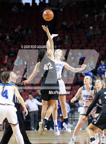Thumbnail 2 in Fremont vs. Lincoln East (NSAA Class A Semifinal) photogallery.