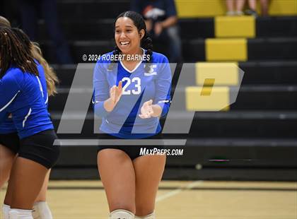 Thumbnail 3 in Sterling @ Burlington Township photogallery.