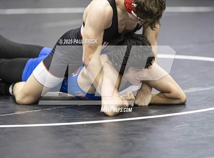 Thumbnail 3 in  UIL Boys Wrestling Region 4 Finals (Day 1) photogallery.