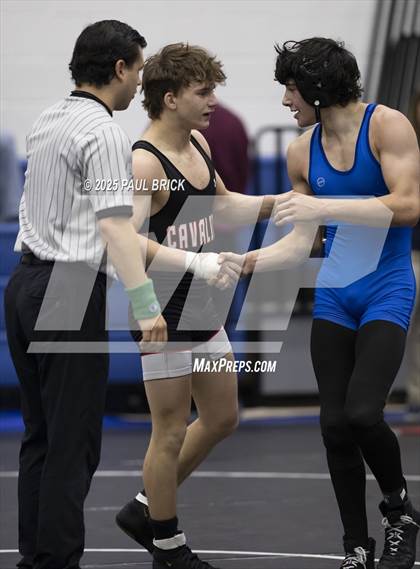 Thumbnail 3 in  UIL Boys Wrestling Region 4 Finals (Day 1) photogallery.