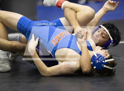 Thumbnail 3 in  UIL Boys Wrestling Region 4 Finals (Day 1) photogallery.