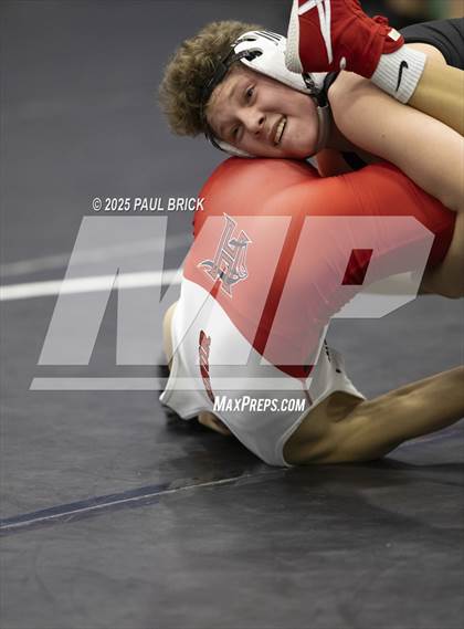 Thumbnail 2 in  UIL Boys Wrestling Region 4 Finals (Day 1) photogallery.