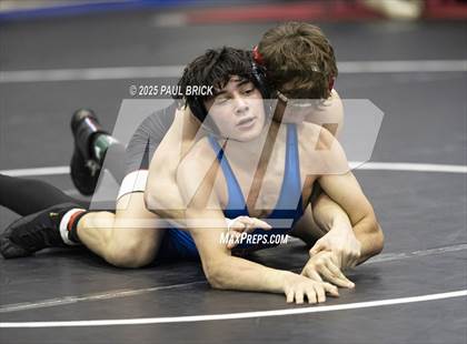 Thumbnail 1 in  UIL Boys Wrestling Region 4 Finals (Day 1) photogallery.