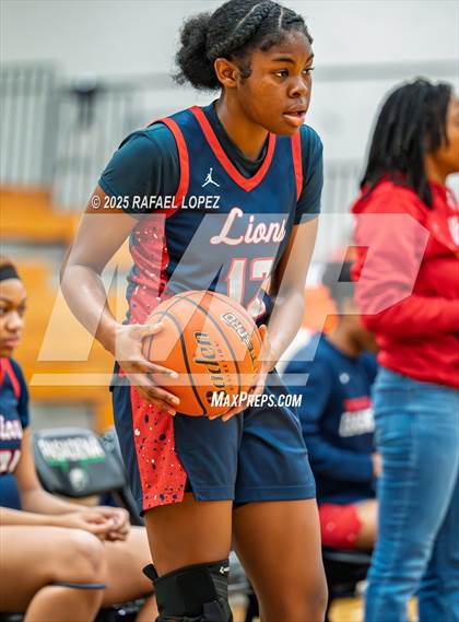 Thumbnail 2 in Alief Taylor vs. Aledo (McDonald's Texas Invitational) photogallery.