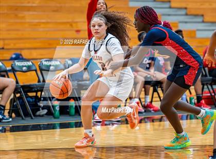 Thumbnail 2 in Alief Taylor vs. Aledo (McDonald's Texas Invitational) photogallery.