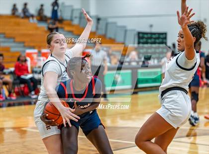 Thumbnail 2 in Alief Taylor vs. Aledo (McDonald's Texas Invitational) photogallery.