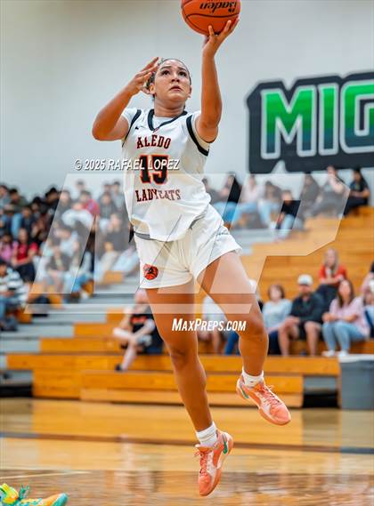 Thumbnail 3 in Alief Taylor vs. Aledo (McDonald's Texas Invitational) photogallery.