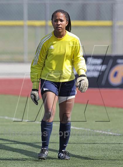 Thumbnail 3 in Polytechnic vs. Oaks Christian (CIF SoCal Regional D3 Final) photogallery.