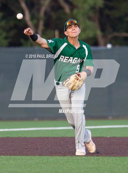Thumbnail 2 in Lake Travis vs San Antonio Reagan (UIL 6A Regional Quarterfinal) photogallery.