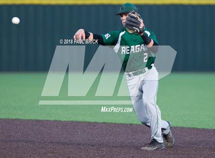 Thumbnail 2 in Lake Travis vs San Antonio Reagan (UIL 6A Regional Quarterfinal) photogallery.